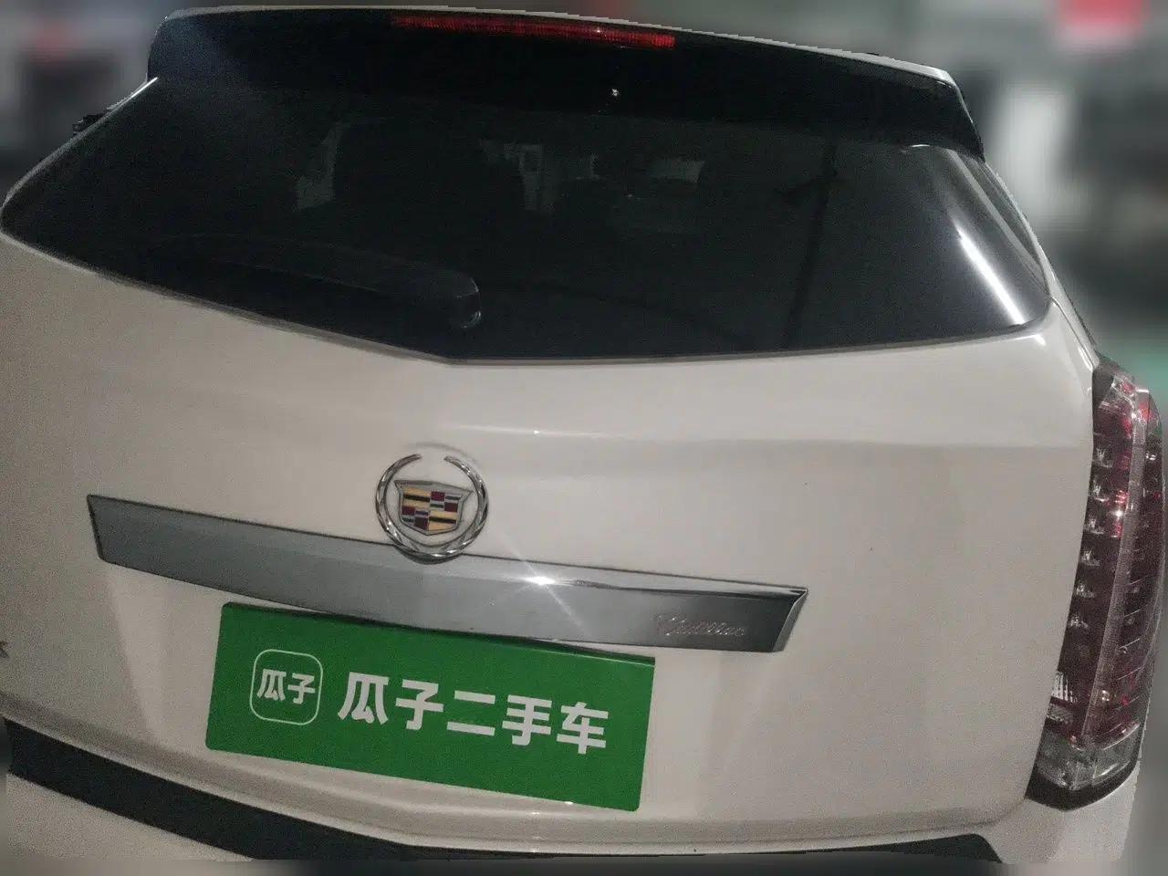 Cadillac SRX 2015 3.0L Elite Model — миниатюра 5