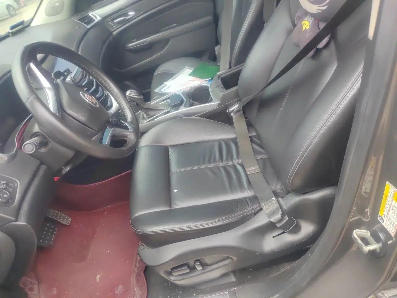 Cadillac SRX 2014 3.0L Comfort Model — миниатюра 16