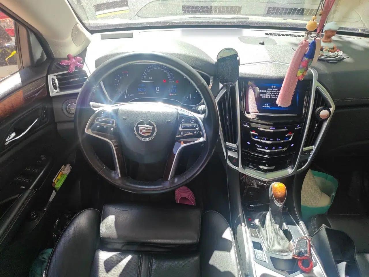 Cadillac SRX 2013 3.0L Elite Model — миниатюра 11
