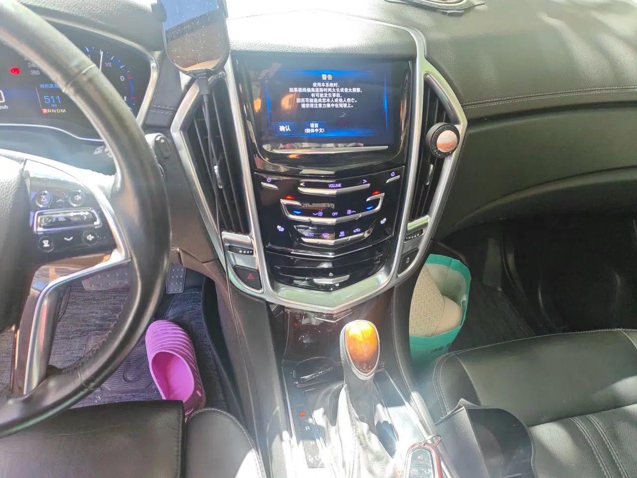 Cadillac SRX 2013 3.0L Elite Model — миниатюра 14