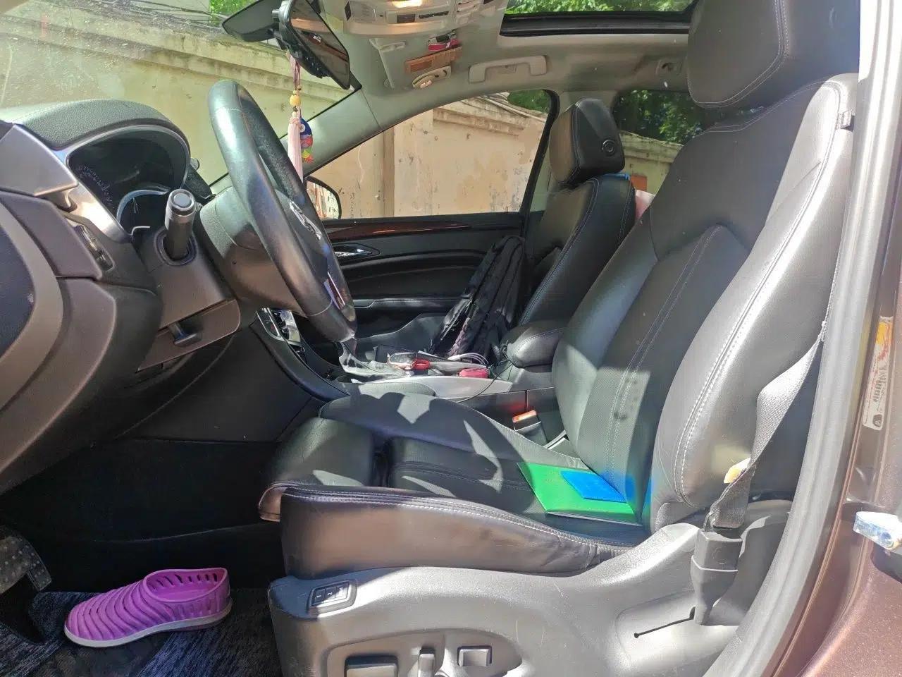 Cadillac SRX 2013 3.0L Elite Model — миниатюра 16