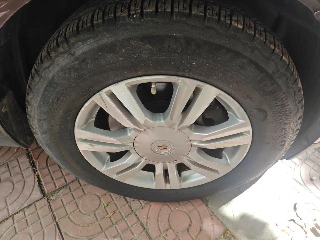 Cadillac SRX 2013 3.0L Elite Model — миниатюра 8