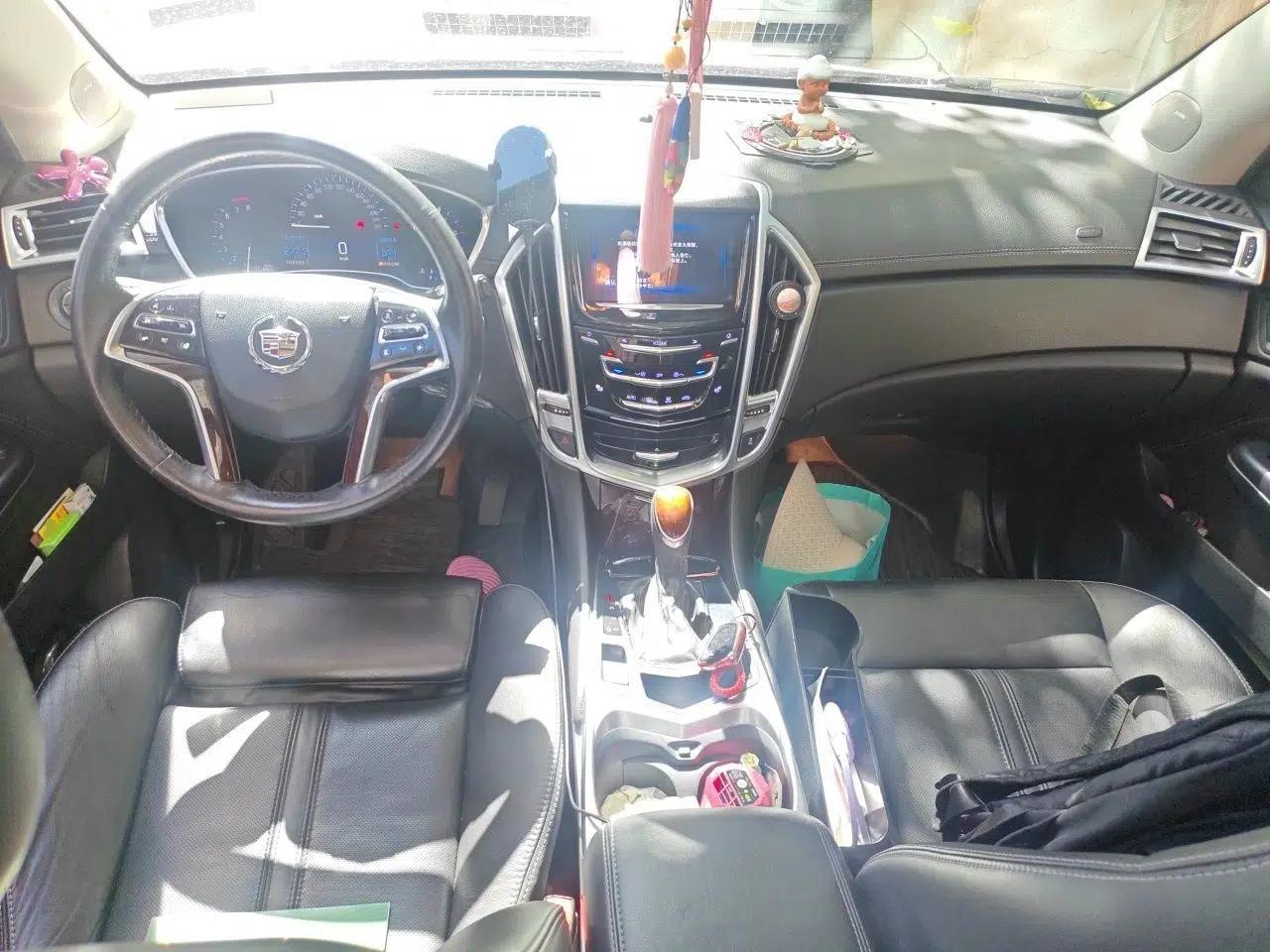 Cadillac SRX 2013 3.0L Elite Model — миниатюра 10