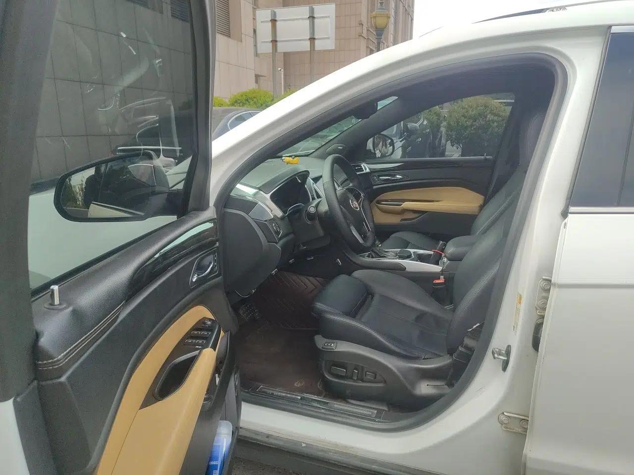 Cadillac SRX 2013 3.0L Luxury Model — миниатюра 17