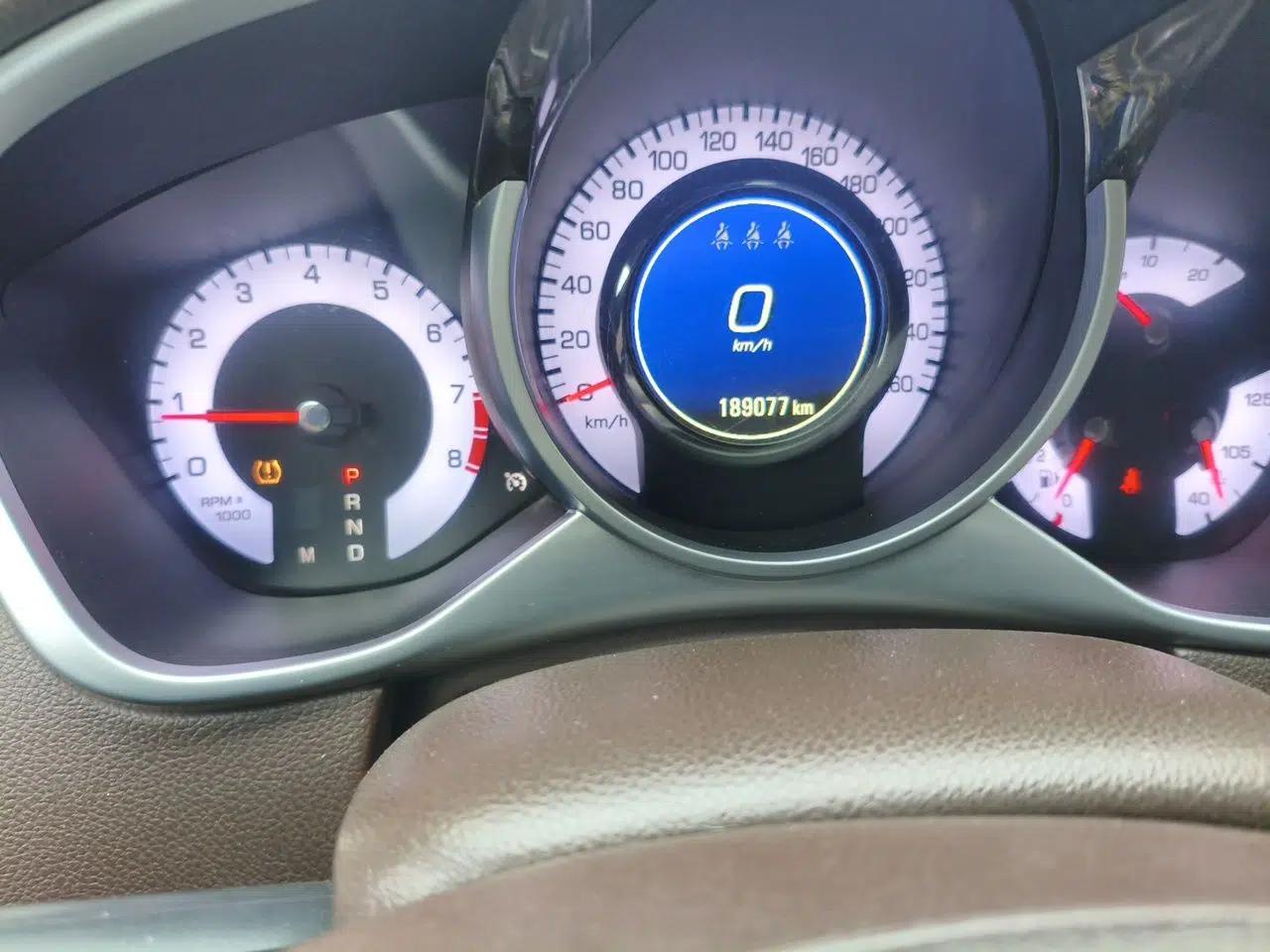Cadillac SRX 2012 3.0L Elite Edition — миниатюра 13