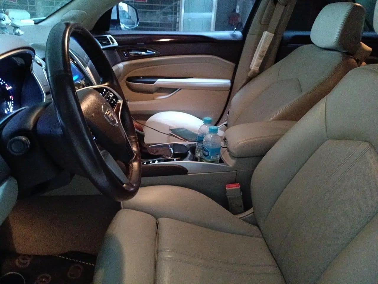 Cadillac SRX 2015 3.0L Elite Model — миниатюра 16