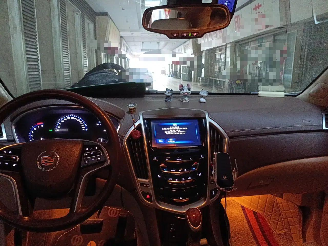 Cadillac SRX 2015 3.0L Elite Model — миниатюра 19