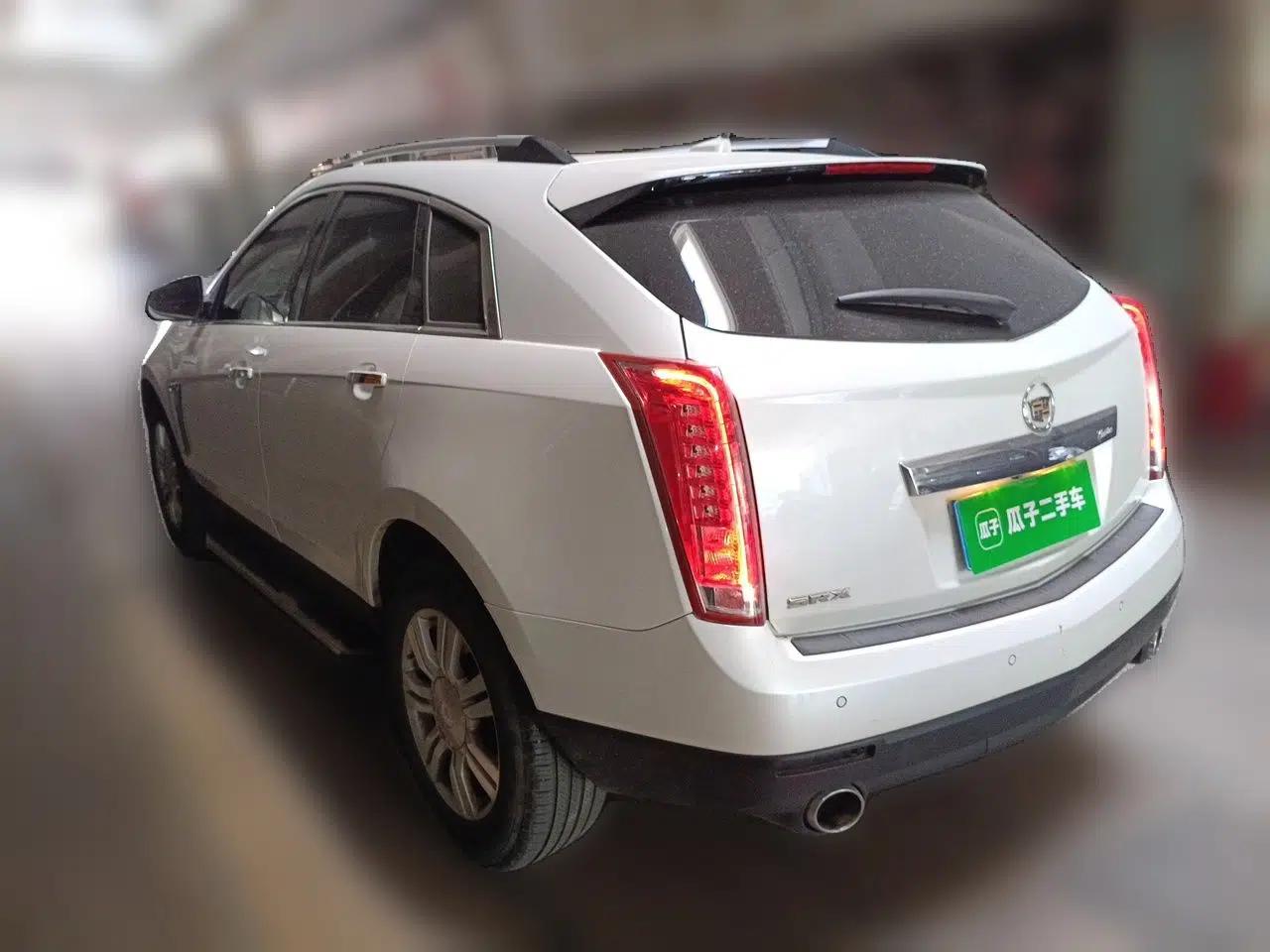 Cadillac SRX 2015 3.0L Elite Model — миниатюра 4