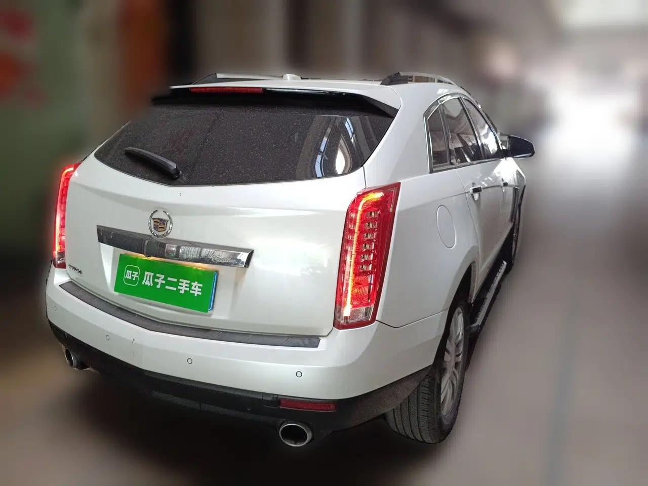 Cadillac SRX 2015 3.0L Elite Model — миниатюра 6