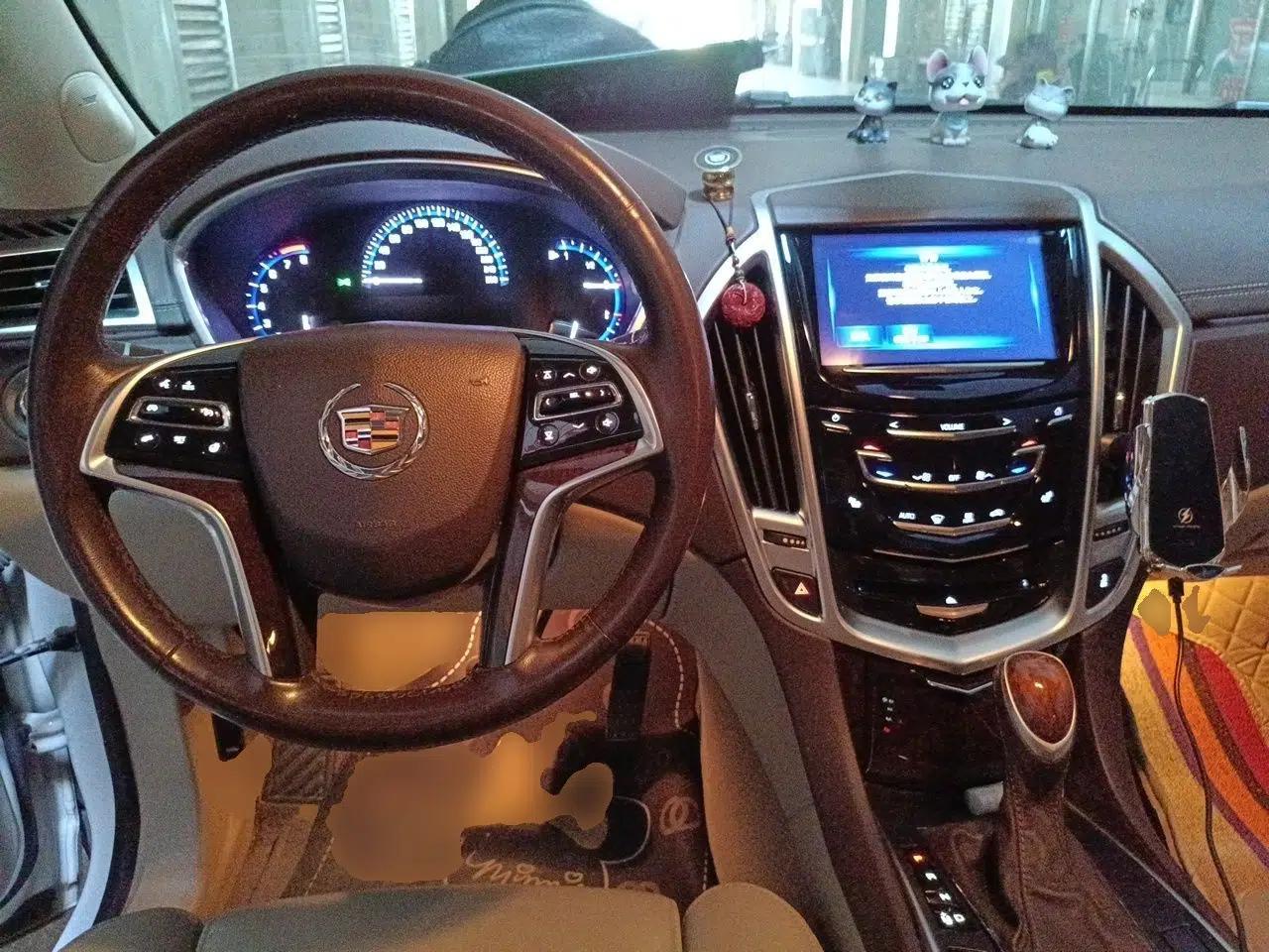 Cadillac SRX 2015 3.0L Elite Model — миниатюра 10