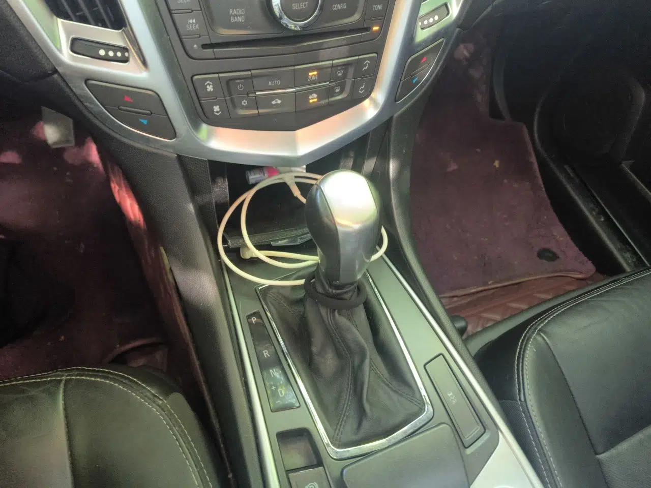 Cadillac SRX 2013 3.0L Comfort Model — миниатюра 15