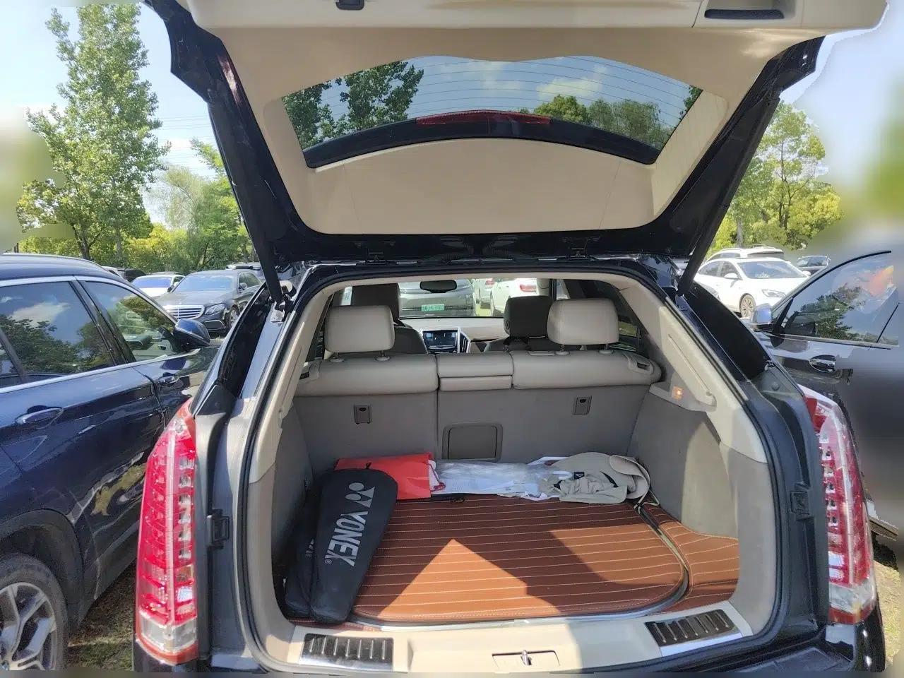 Cadillac SRX 2015 3.0L Elite Model — миниатюра 20