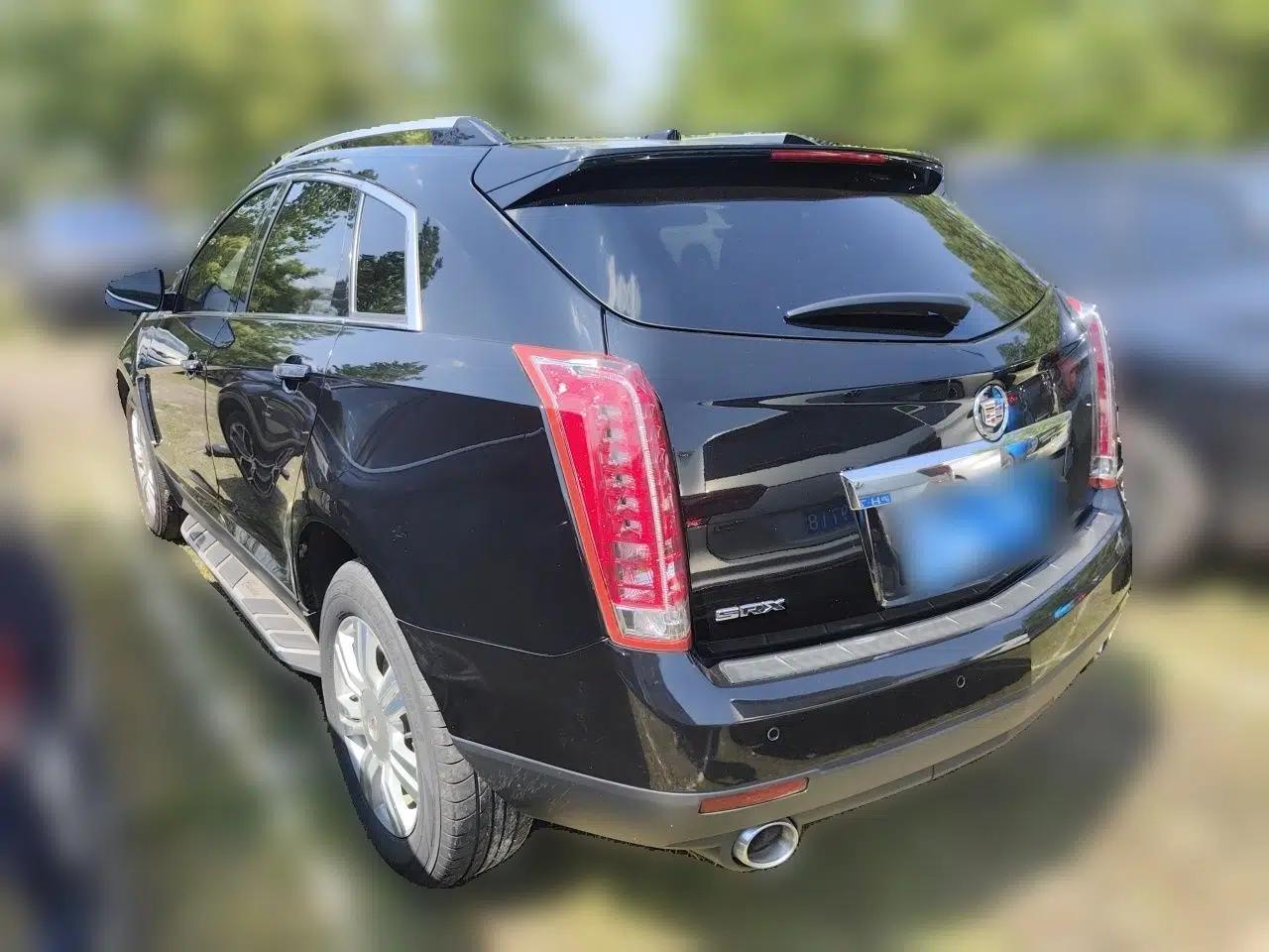 Cadillac SRX 2015 3.0L Elite Model — миниатюра 4