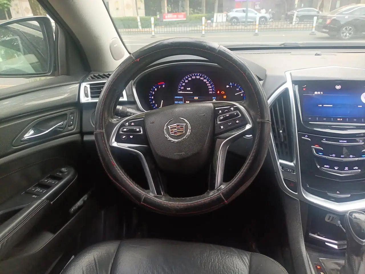 Cadillac SRX 2014 3.0L Comfort Model — миниатюра 11