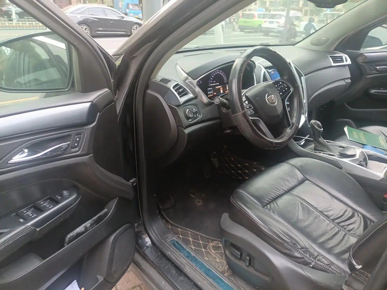 Cadillac SRX 2014 3.0L Comfort Model — миниатюра 17