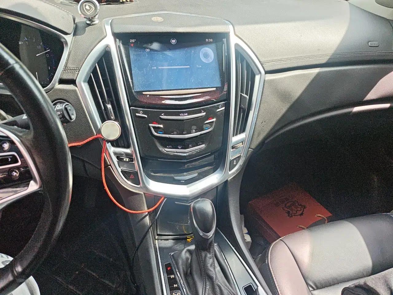 Cadillac SRX 2013 3.0L Comfort Model — миниатюра 14