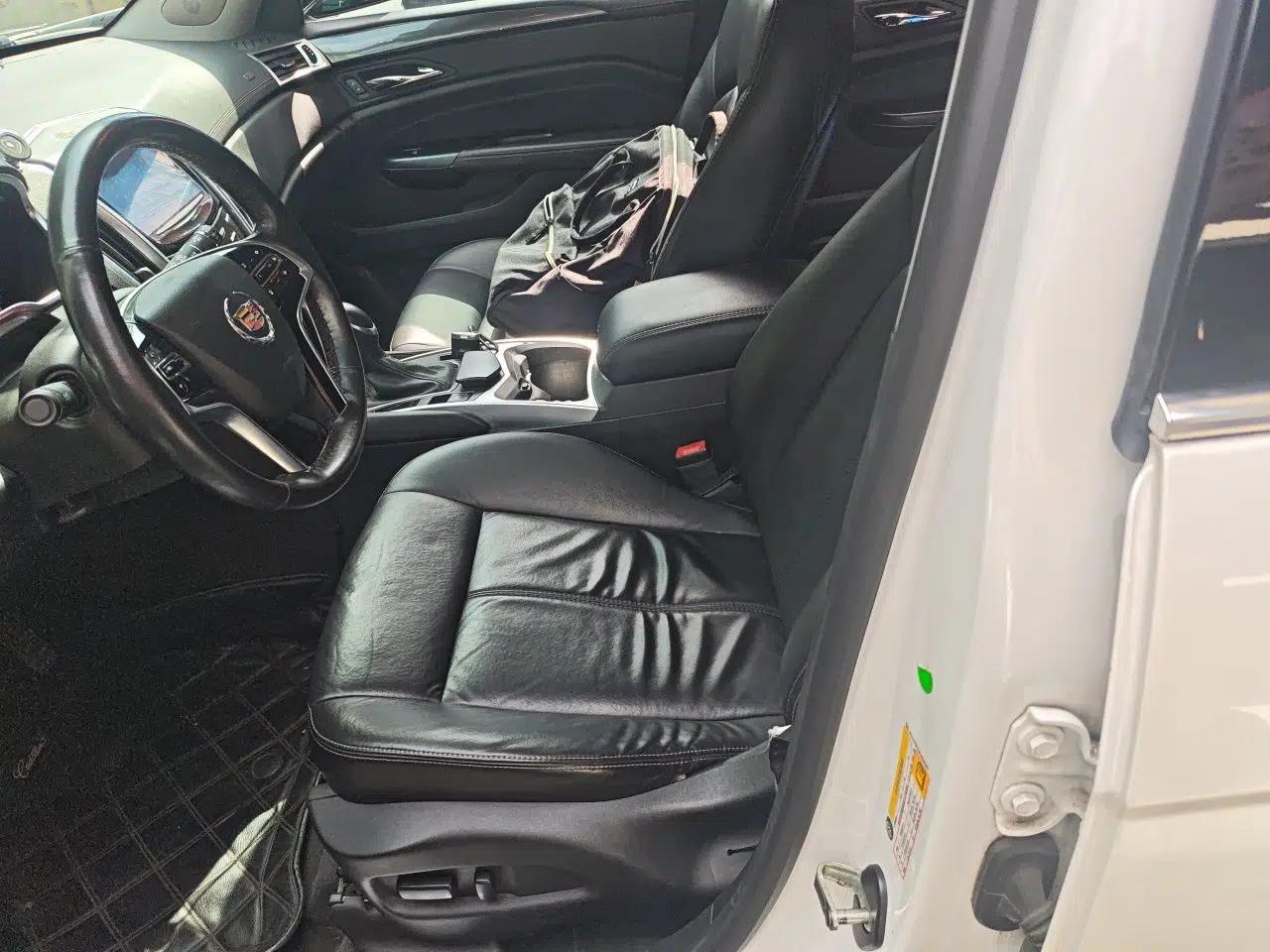 Cadillac SRX 2013 3.0L Comfort Model — миниатюра 16