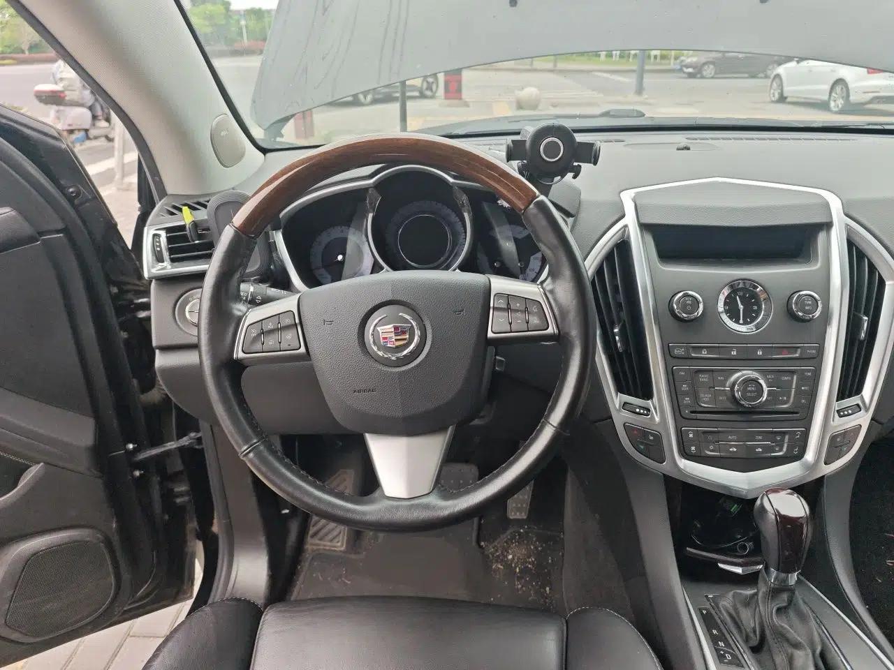 Cadillac SRX 2012 3.0L Luxury Model — миниатюра 11