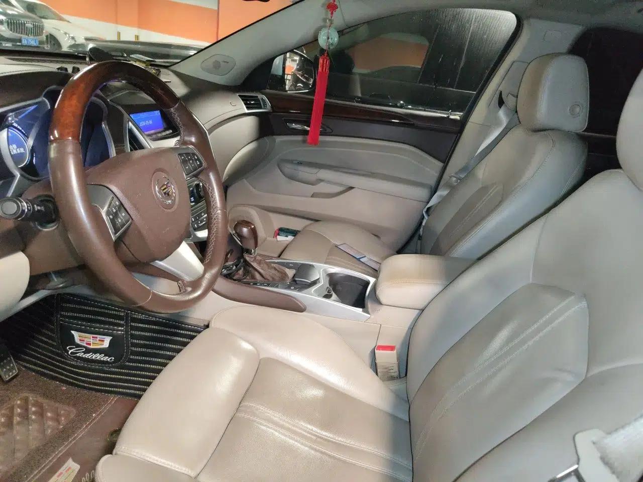 Cadillac SRX 2011 3.0L Luxury Model — миниатюра 16