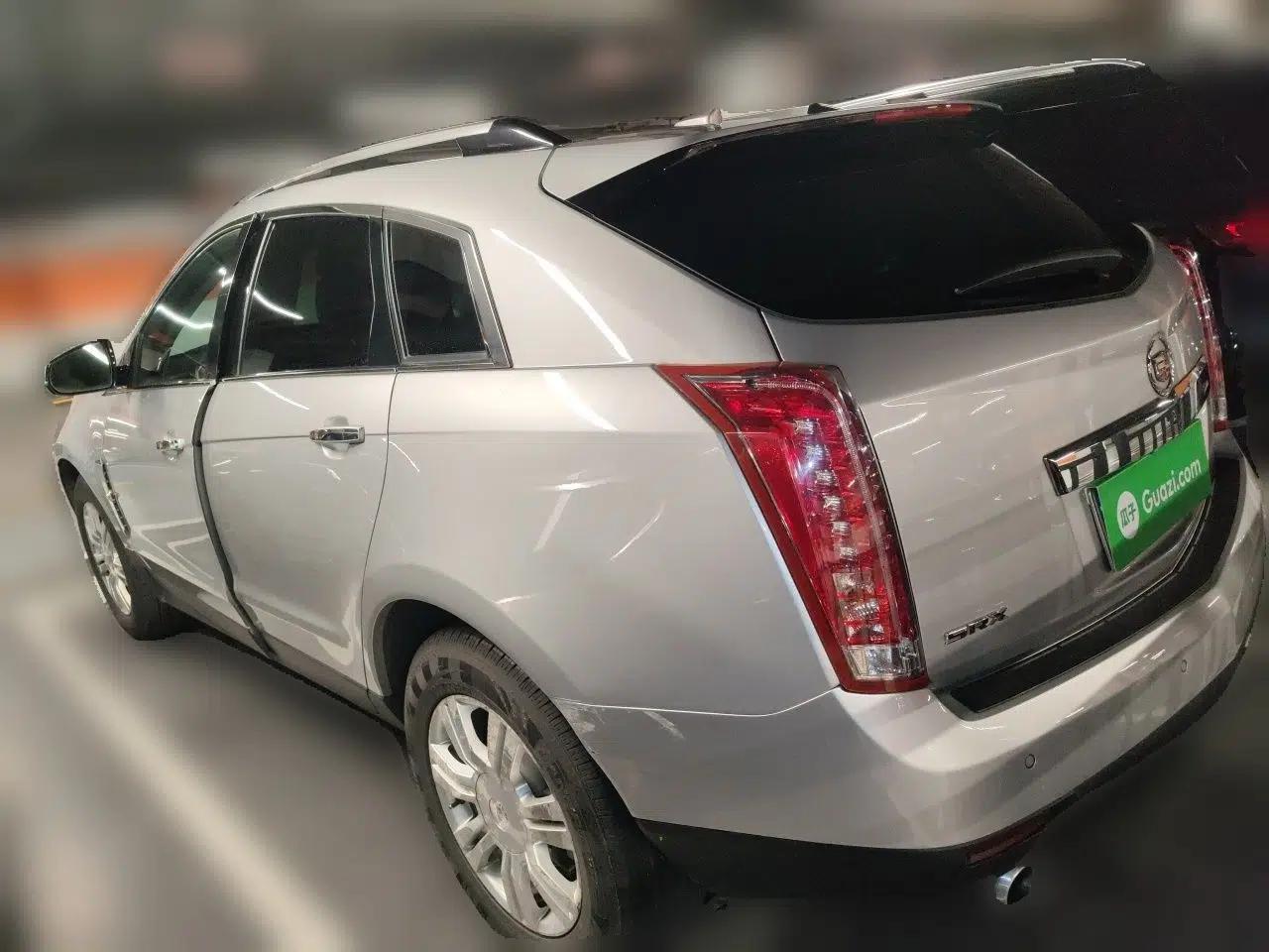 Cadillac SRX 2011 3.0L Luxury Model — миниатюра 4