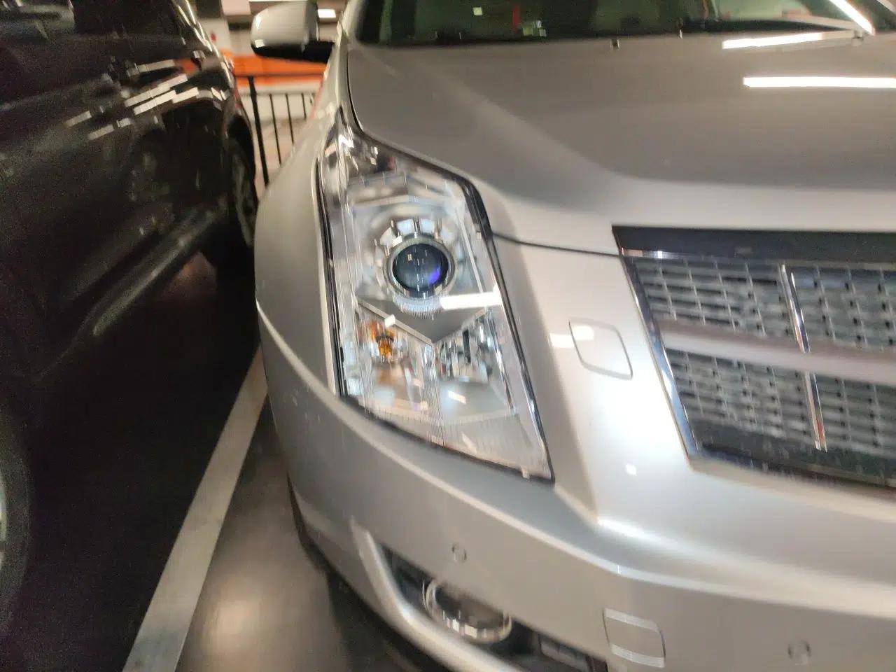 Cadillac SRX 2011 3.0L Luxury Model — миниатюра 7
