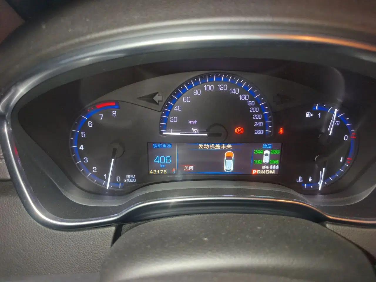 Cadillac SRX 2013 3.0L Elite Model — миниатюра 12
