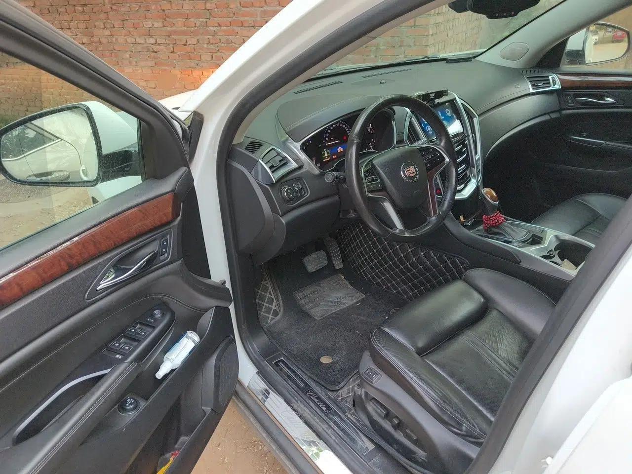 Cadillac SRX 2014 3.0L Luxury Model — миниатюра 17