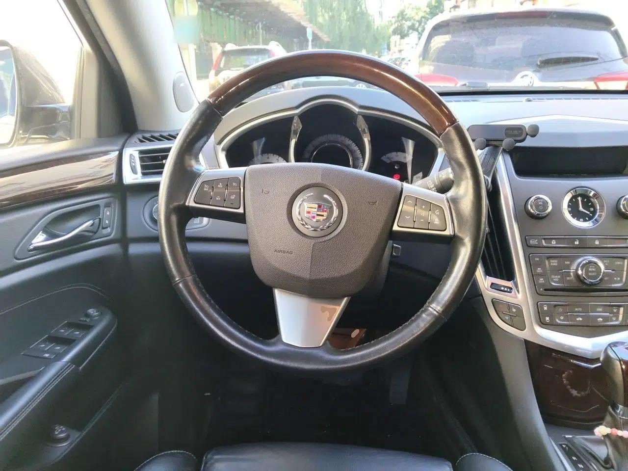 Cadillac SRX 2012 3.0L Elite Edition — миниатюра 11