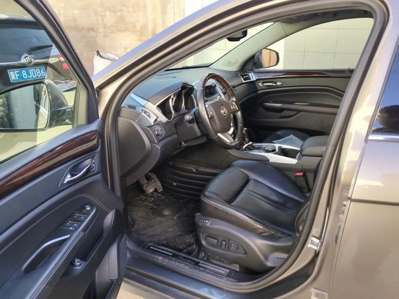 Cadillac SRX 2012 3.0L Elite Edition — миниатюра 17