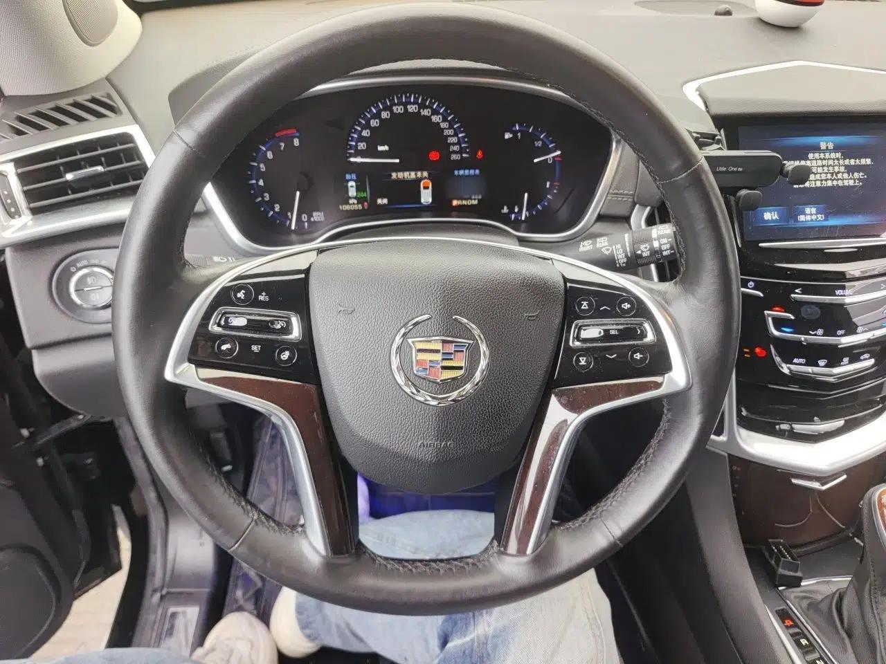 Cadillac SRX 2015 3.0L Elite Model — миниатюра 11