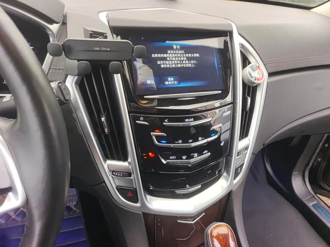Cadillac SRX 2015 3.0L Elite Model — миниатюра 14