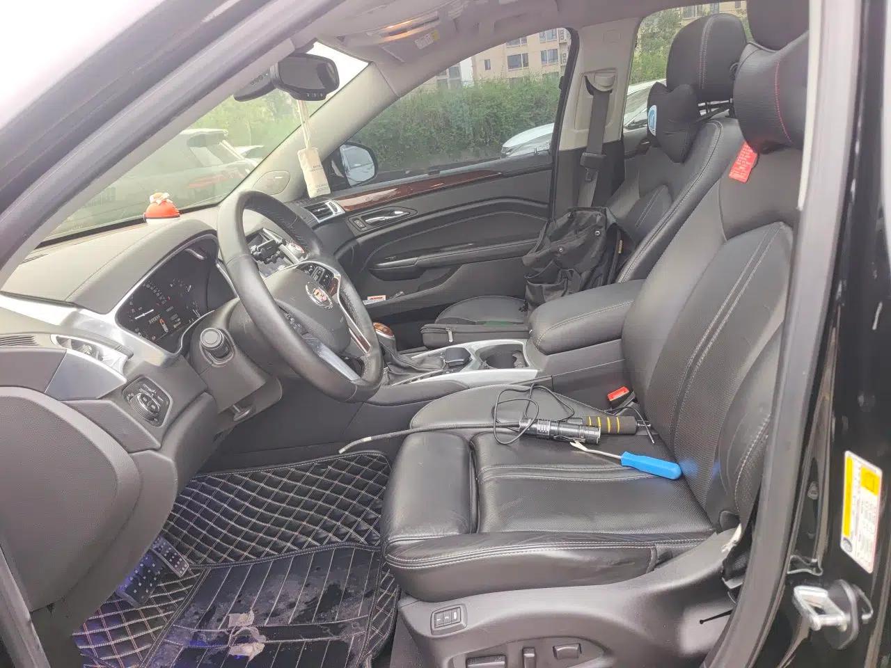 Cadillac SRX 2015 3.0L Elite Model — миниатюра 16