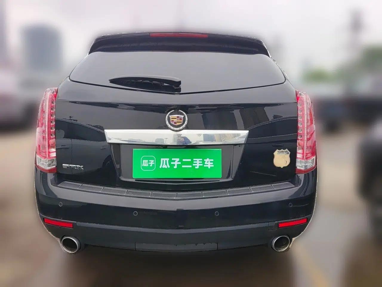 Cadillac SRX 2015 3.0L Elite Model — миниатюра 5