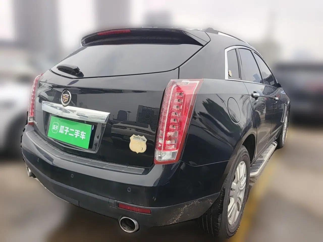 Cadillac SRX 2015 3.0L Elite Model — миниатюра 6