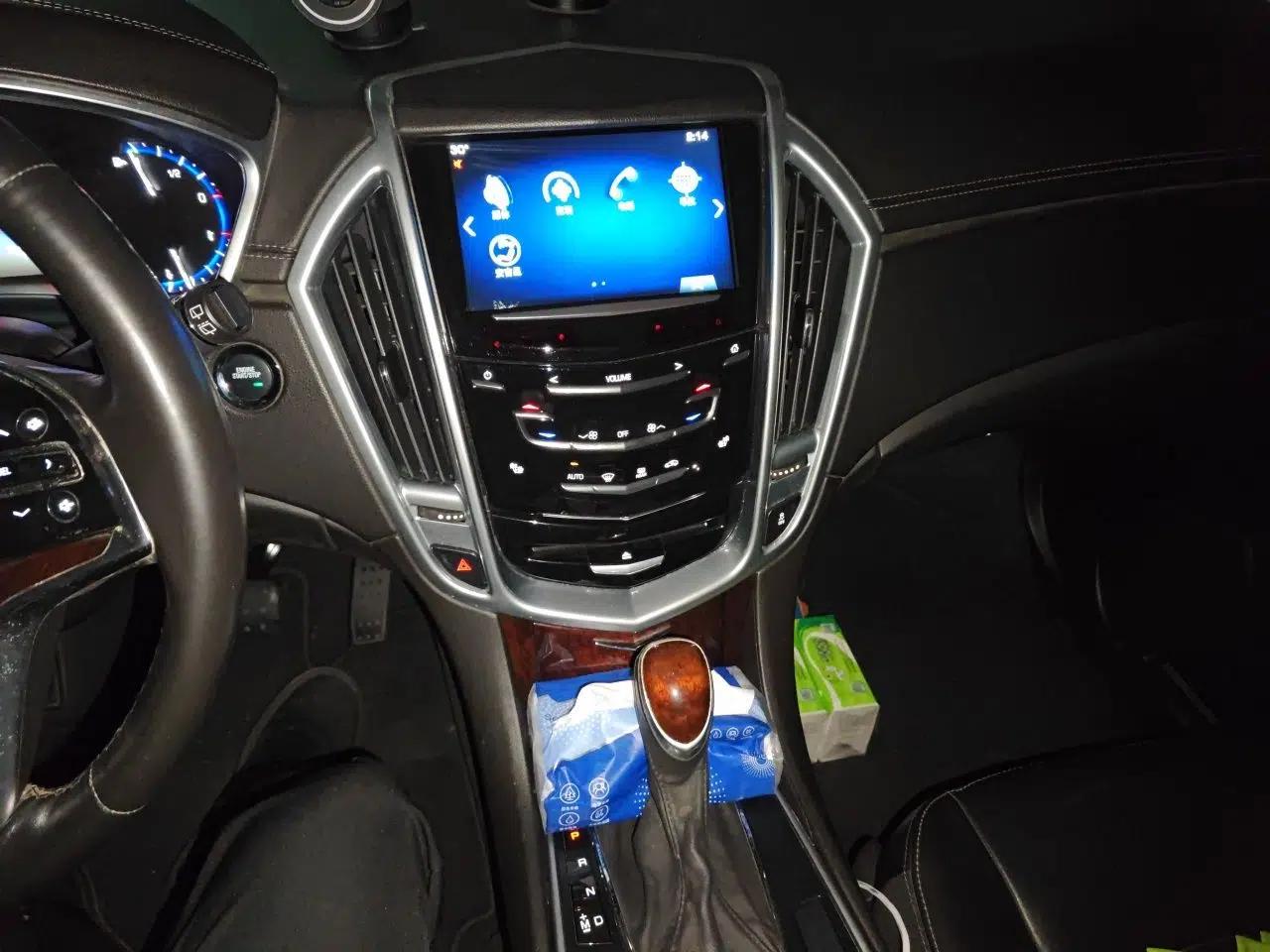 Cadillac SRX 2013 3.0L Elite Model — миниатюра 14