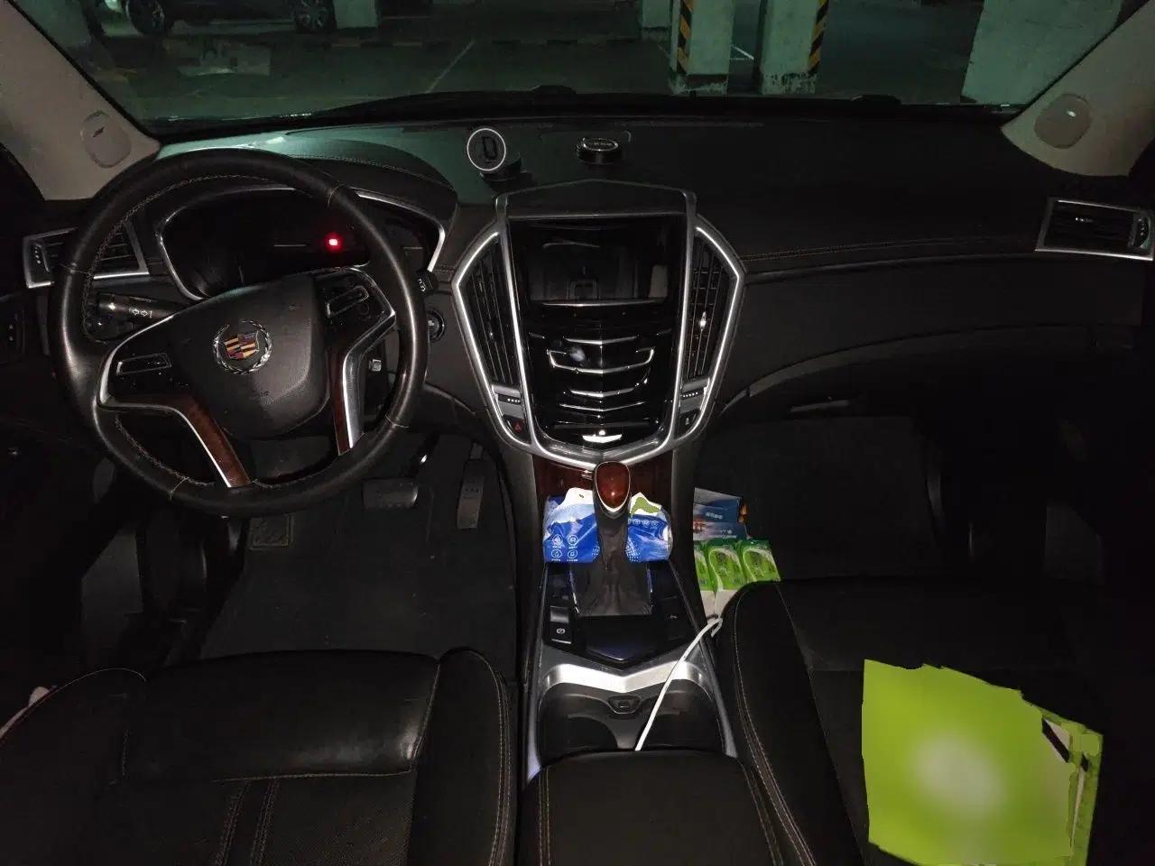 Cadillac SRX 2013 3.0L Elite Model — миниатюра 10