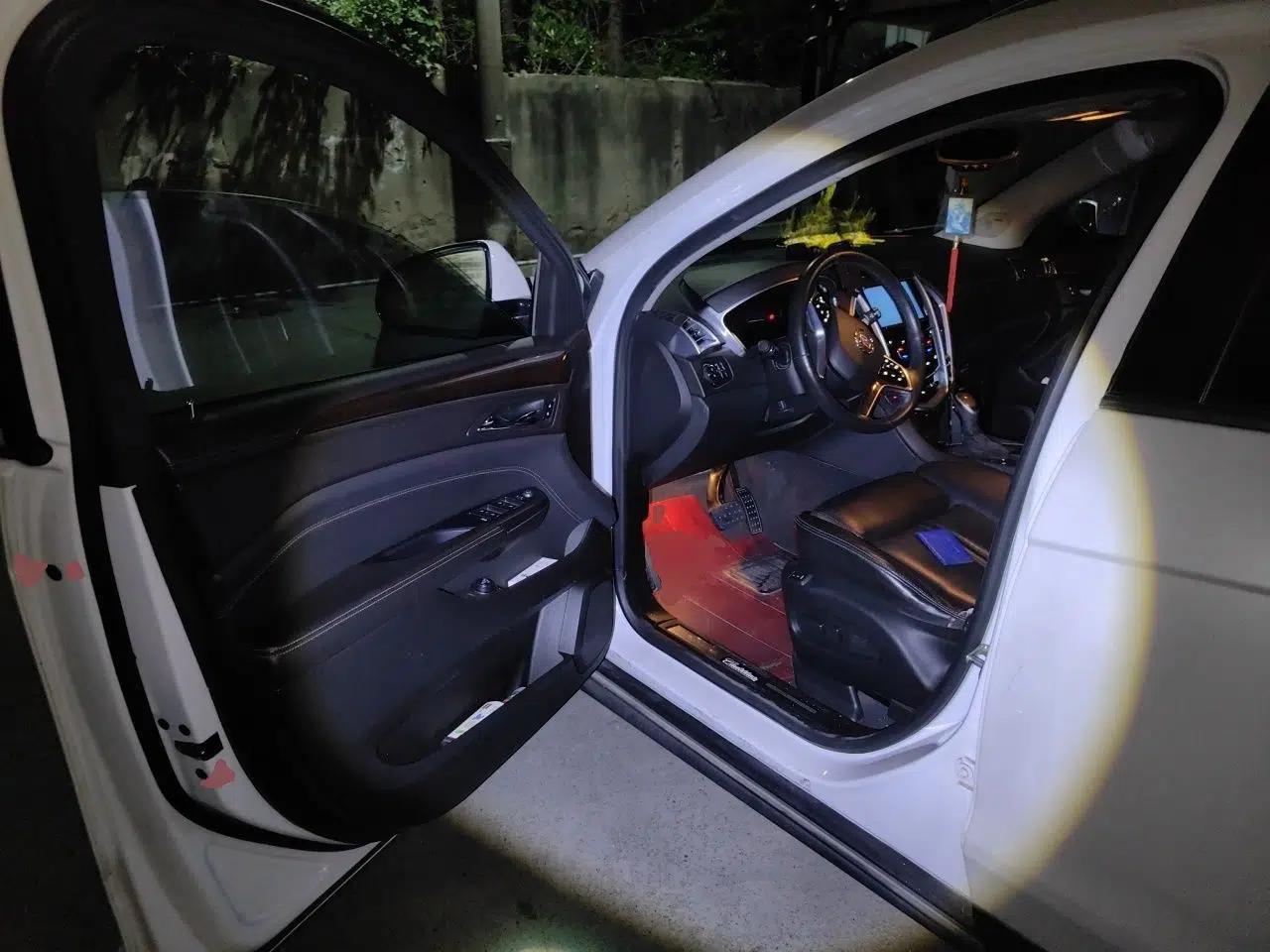 Cadillac SRX 2014 3.0L Luxury Model — миниатюра 17
