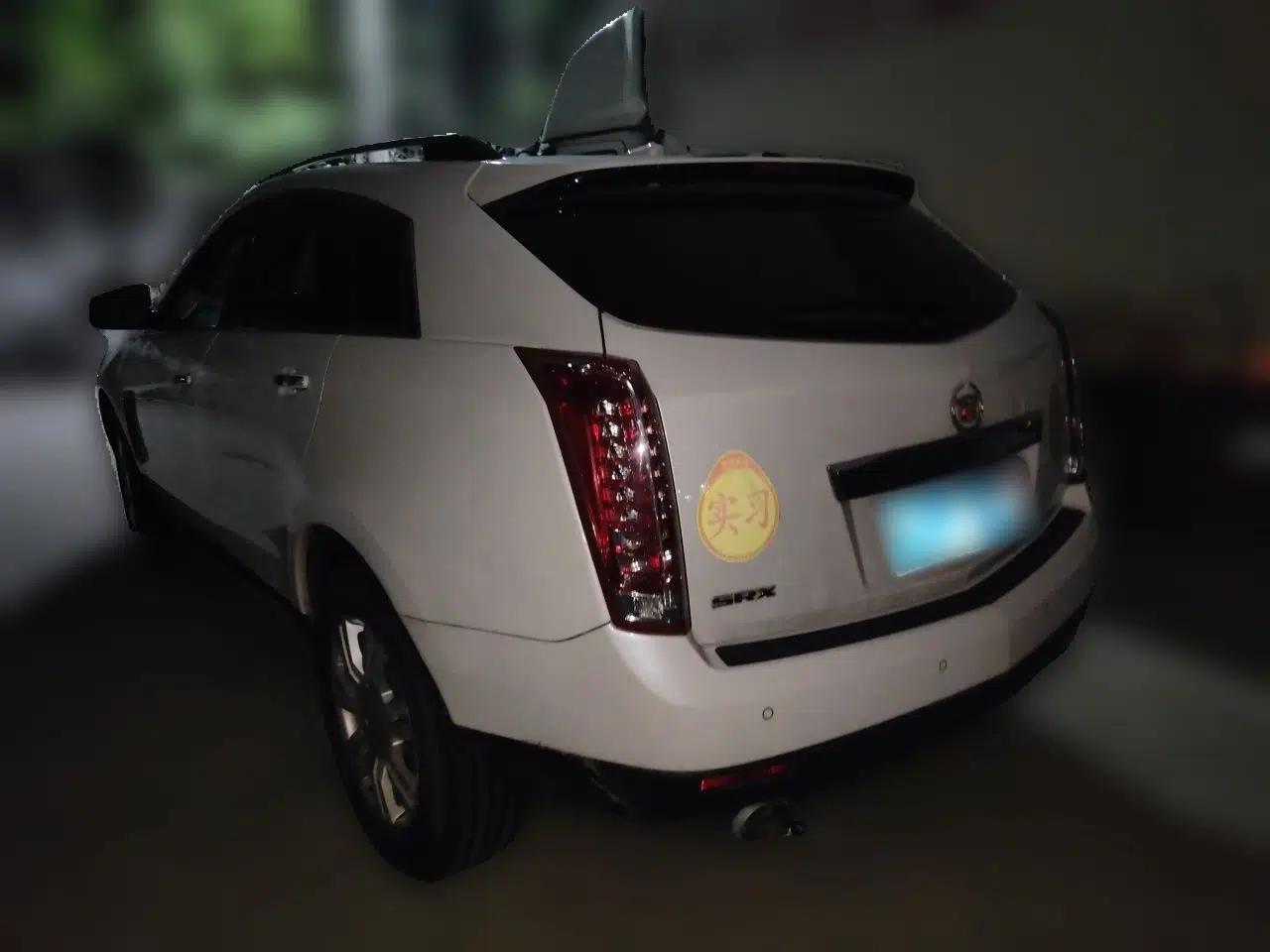 Cadillac SRX 2014 3.0L Luxury Model — миниатюра 4