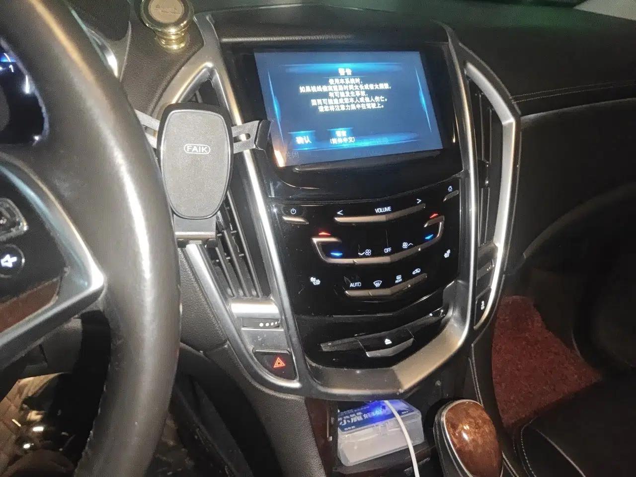 Cadillac SRX 2014 3.0L Elite Model — миниатюра 14