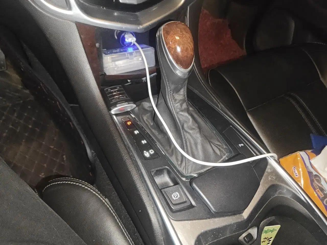 Cadillac SRX 2014 3.0L Elite Model — миниатюра 15