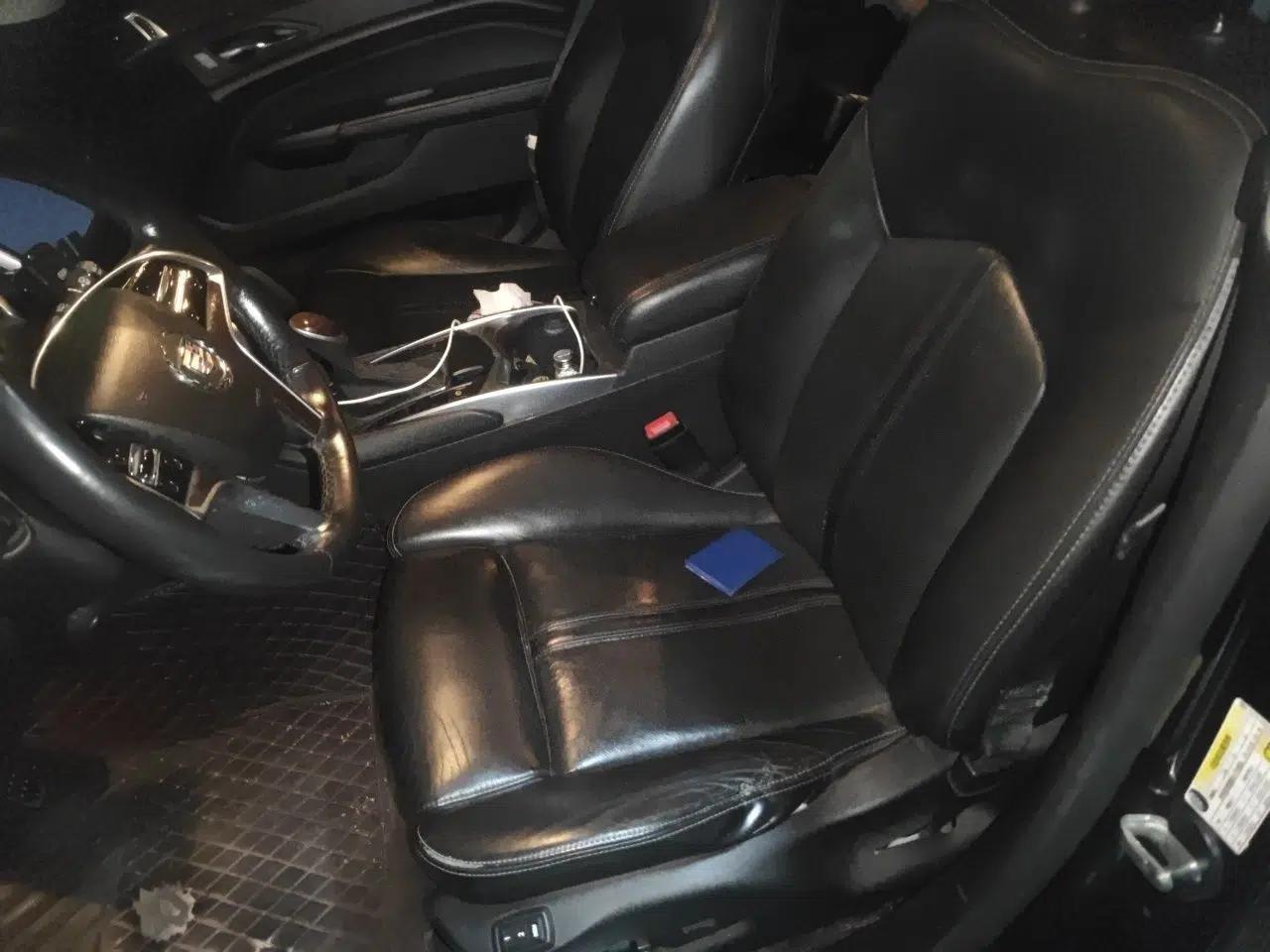 Cadillac SRX 2014 3.0L Elite Model — миниатюра 16