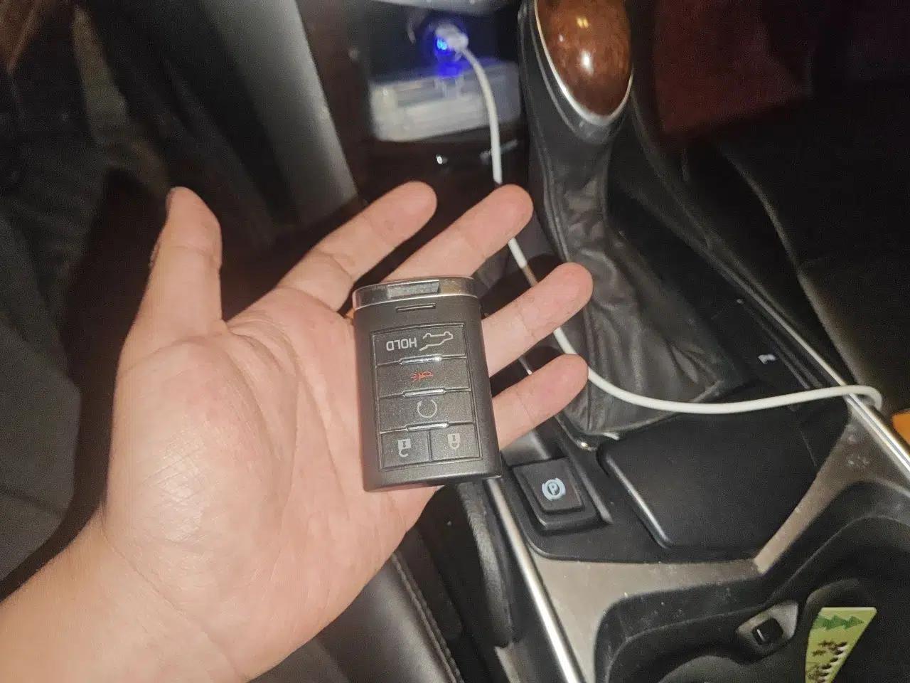 Cadillac SRX 2014 3.0L Elite Model — миниатюра 9