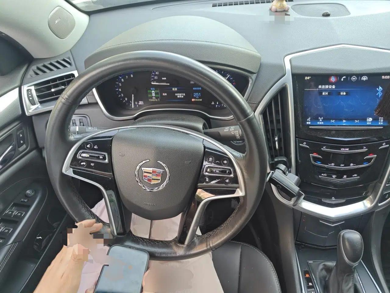 Cadillac SRX 2014 3.0L Comfort Model — миниатюра 11