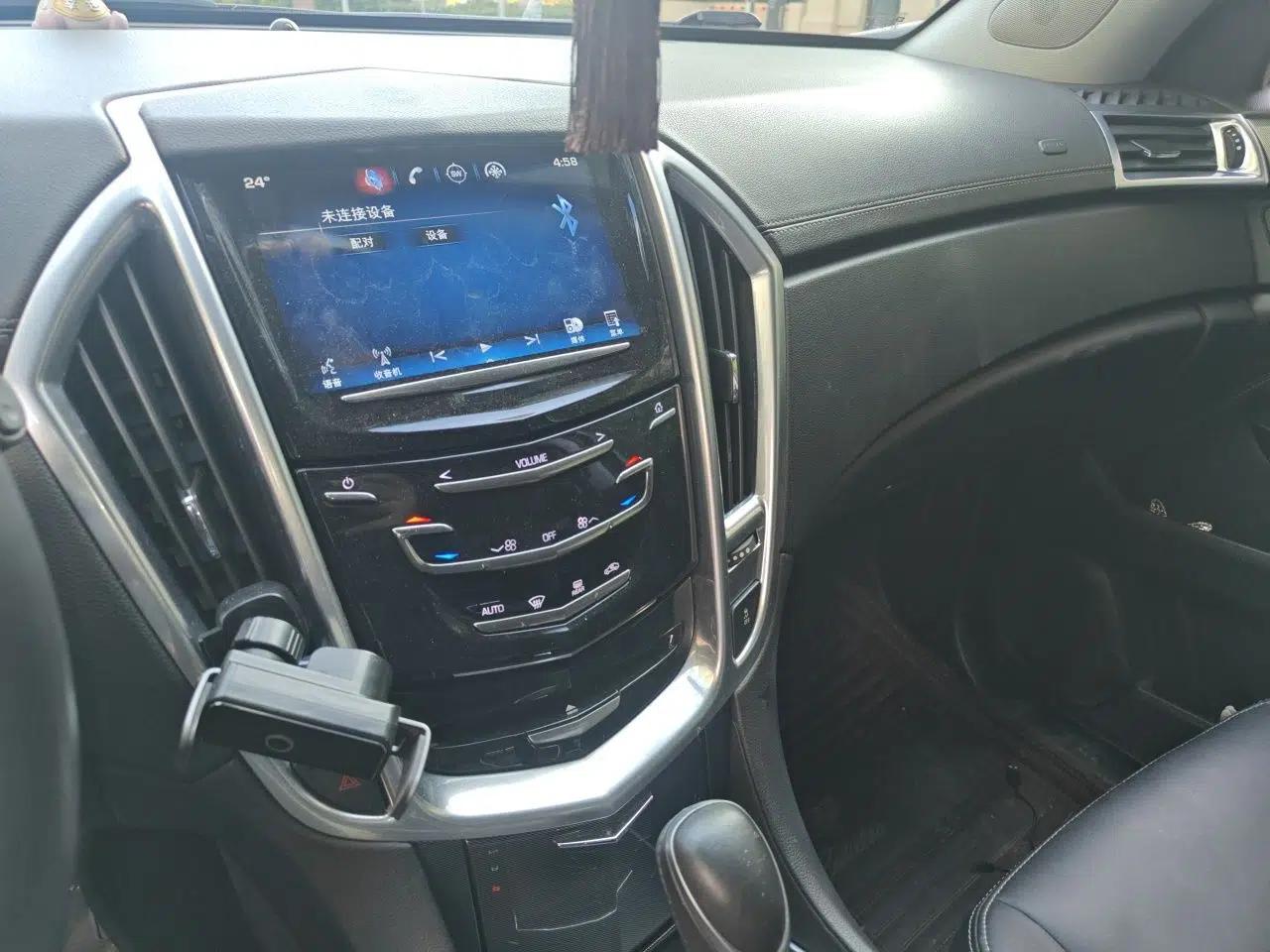 Cadillac SRX 2014 3.0L Comfort Model — миниатюра 14