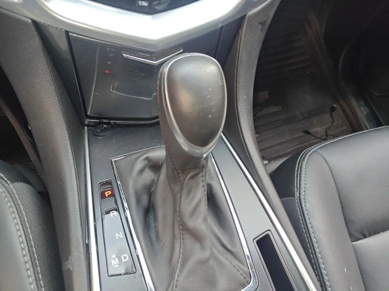 Cadillac SRX 2014 3.0L Comfort Model — миниатюра 15
