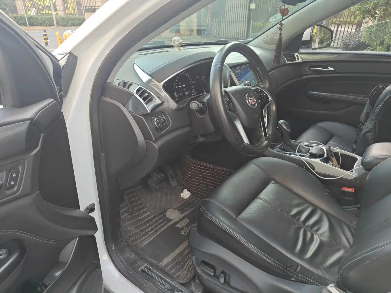 Cadillac SRX 2014 3.0L Comfort Model — миниатюра 17