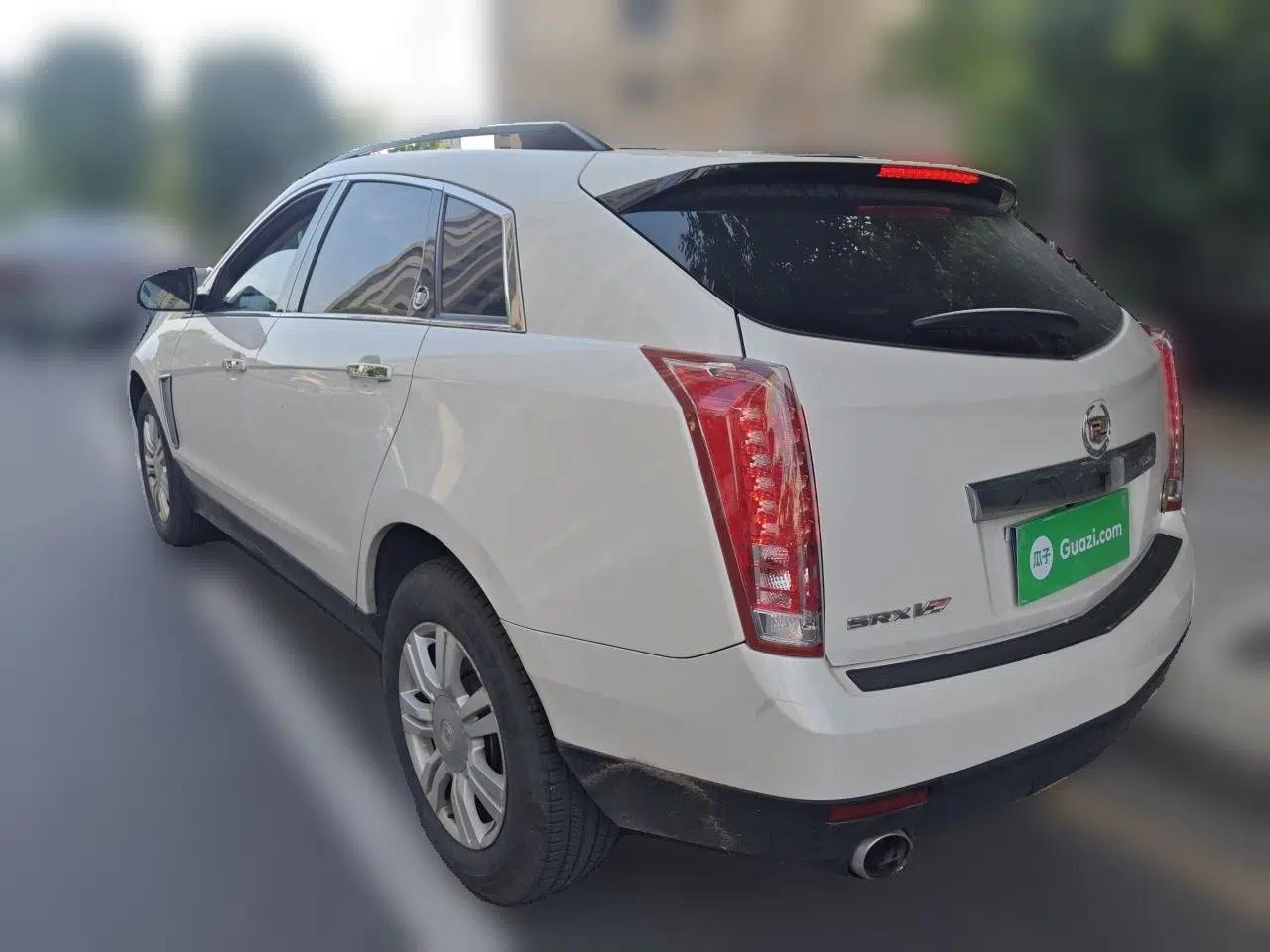 Cadillac SRX 2014 3.0L Comfort Model — миниатюра 4