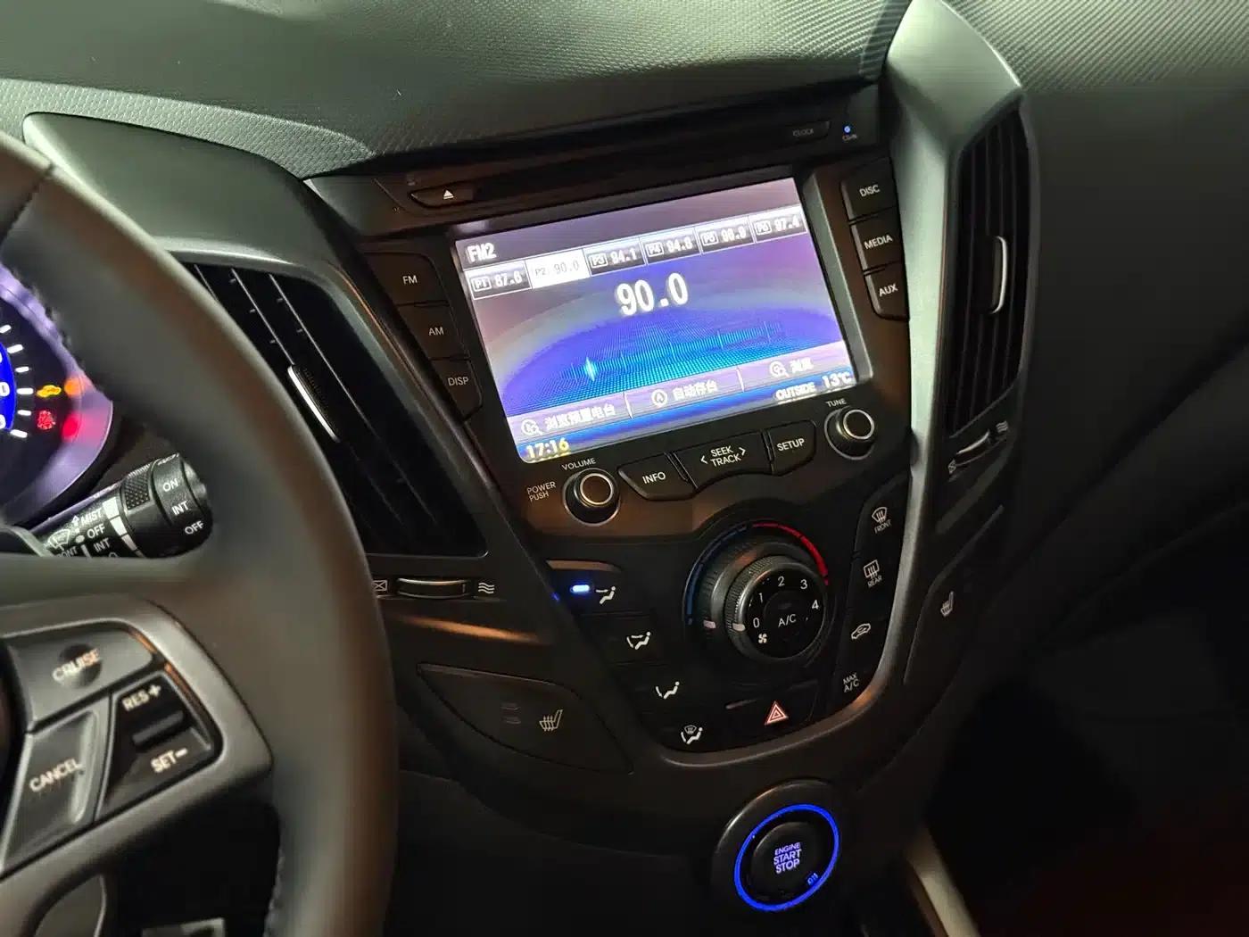 Veloster 2012 1.6T Automatic Luxury Edition — миниатюра 13
