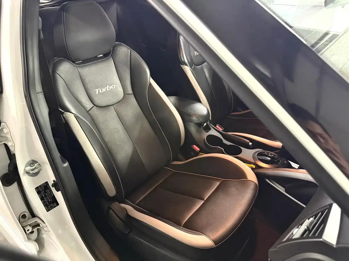 Veloster 2012 1.6T Automatic Luxury Edition — миниатюра 15