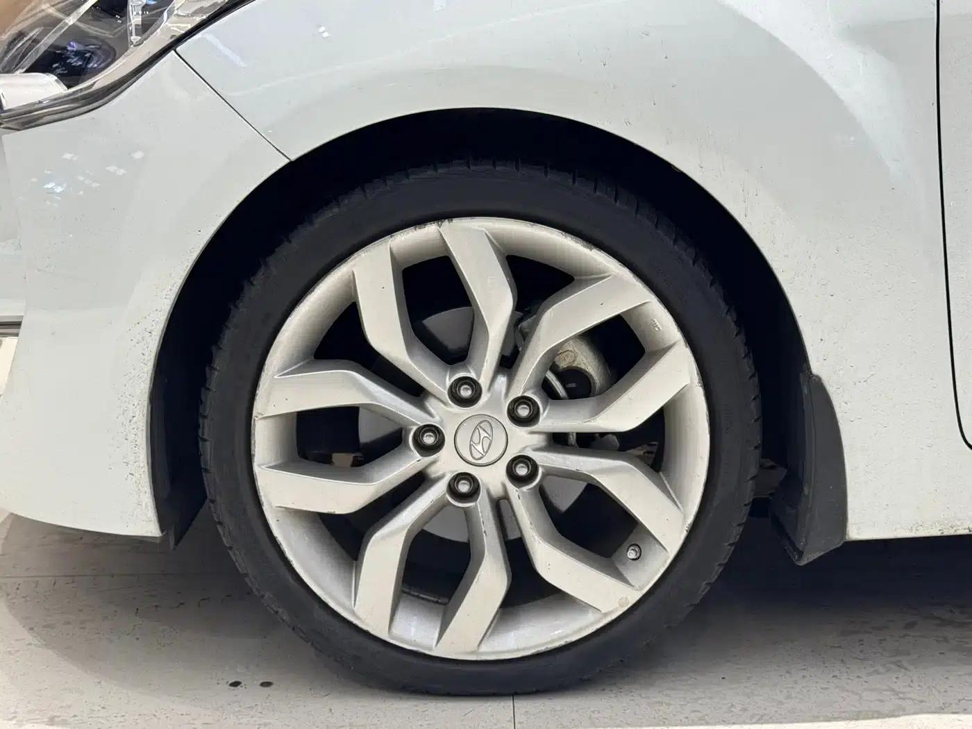 Veloster 2012 1.6T Automatic Luxury Edition — миниатюра 16